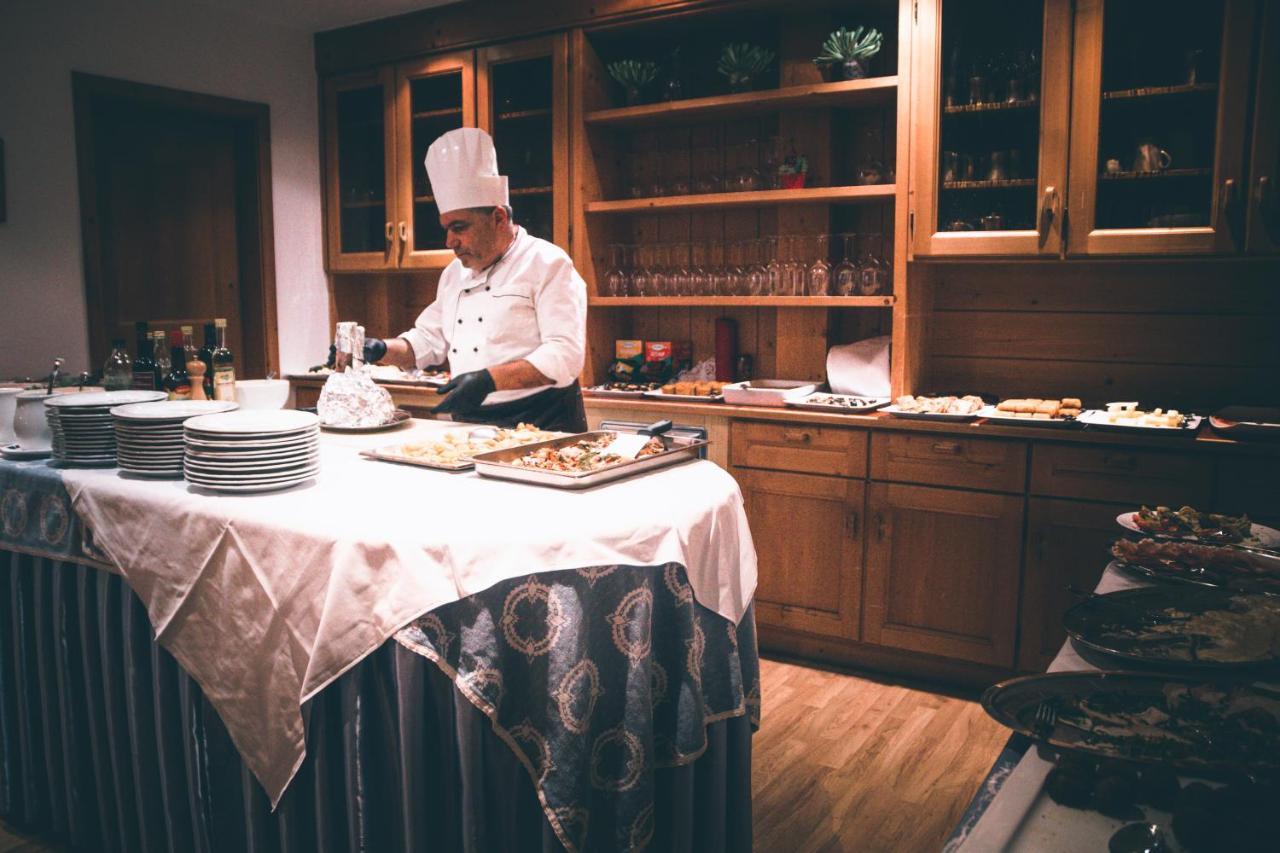 Hotel Planac Corvara In Badia Eksteriør billede