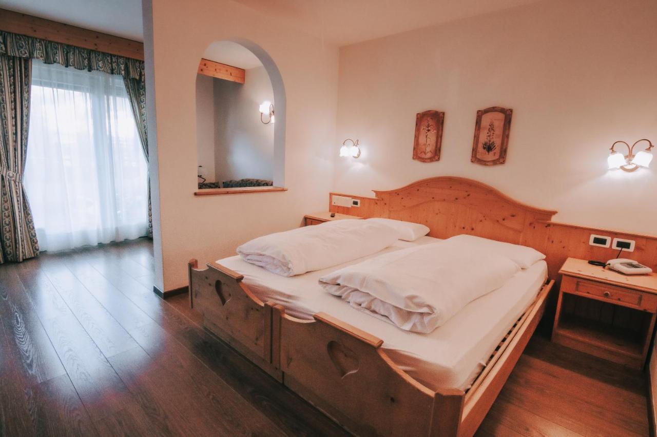 Hotel Planac Corvara In Badia Eksteriør billede